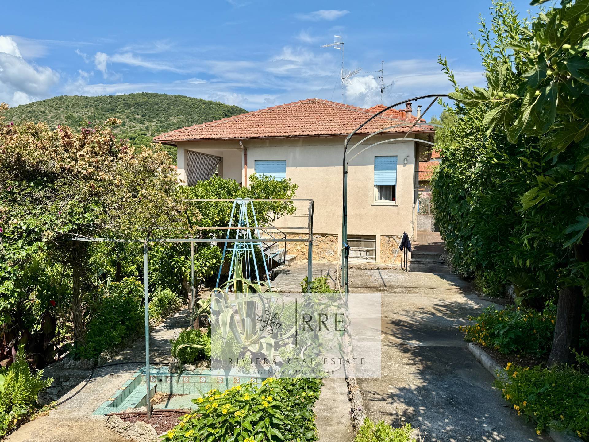 Semi-Detached House for Sale in Borgio Verezzi – Villaggio del Sole