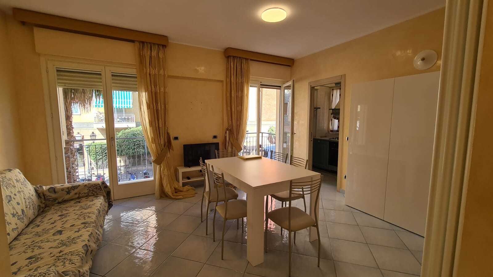 Triocale in Via Diaz a 50 mt dal mare