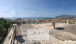 Villa con spettacolare vista mare a Diano Marina