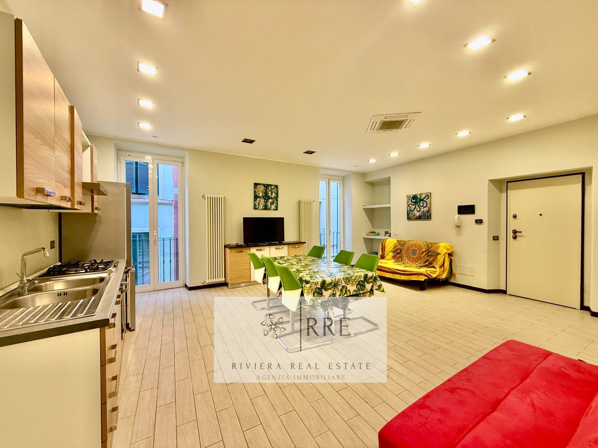 Trilocale nel caruggio a due passi dal mare a Ceriale