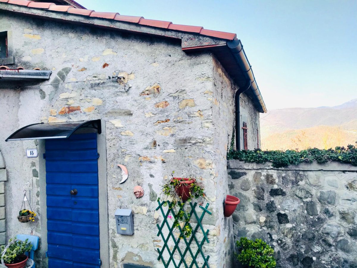 Cottage di charme nel borgo di Fazzano – atmosfera inglese nel cuore della Lunigiana