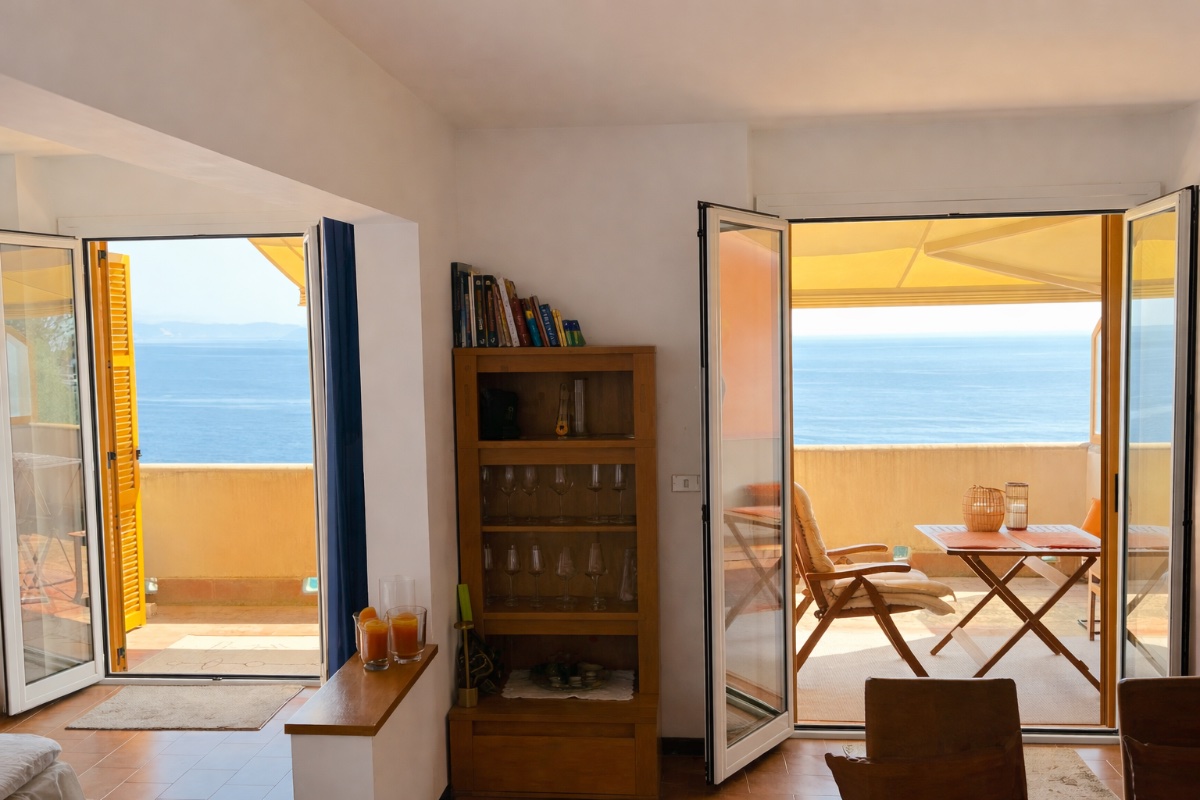 Laigueglia, Trilocale vista mare . Box auto!