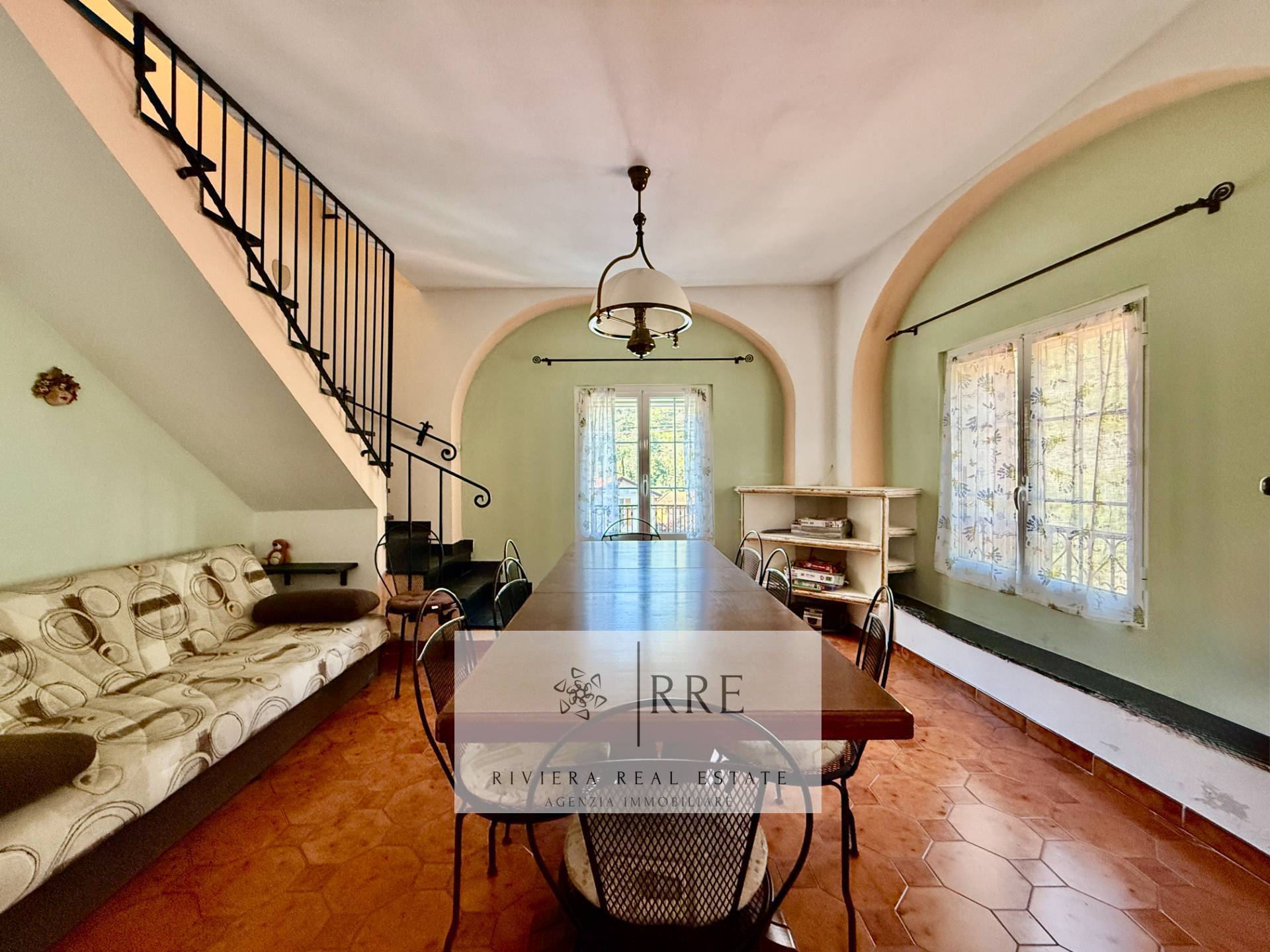 DUPLEX IN HISTORICAL BUILDING IN THE TRANQUILITY OF LAVINA - REZZO (IM)