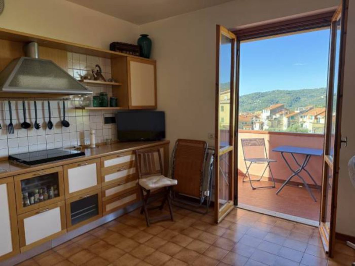 Civezza two-room apartment with balconies and parking spaces code 8996