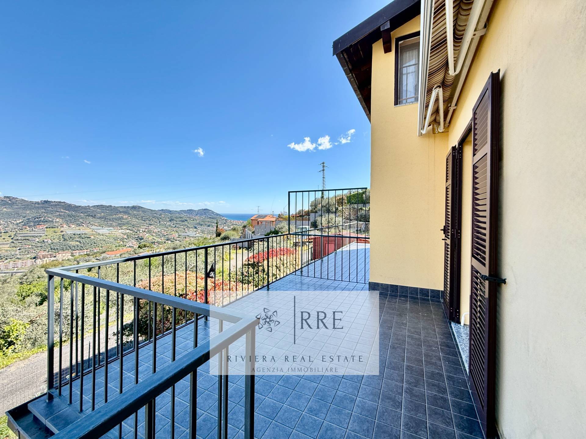 A4 CLASS TOWNHOUSE WITH SEA VIEW AND PANORAMIC TERRACE - Image 1