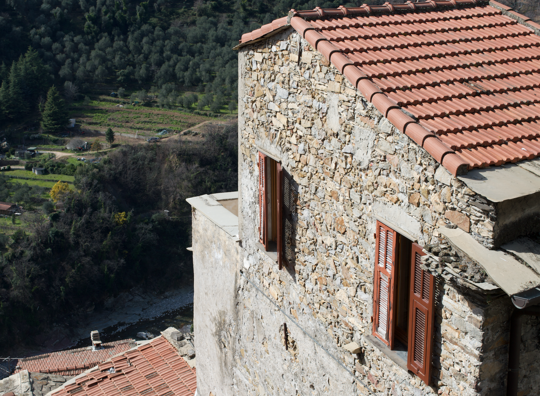 Holiday Homes in Liguria: How to Buy Safely from Afar (Ferienhaus Ligurien)