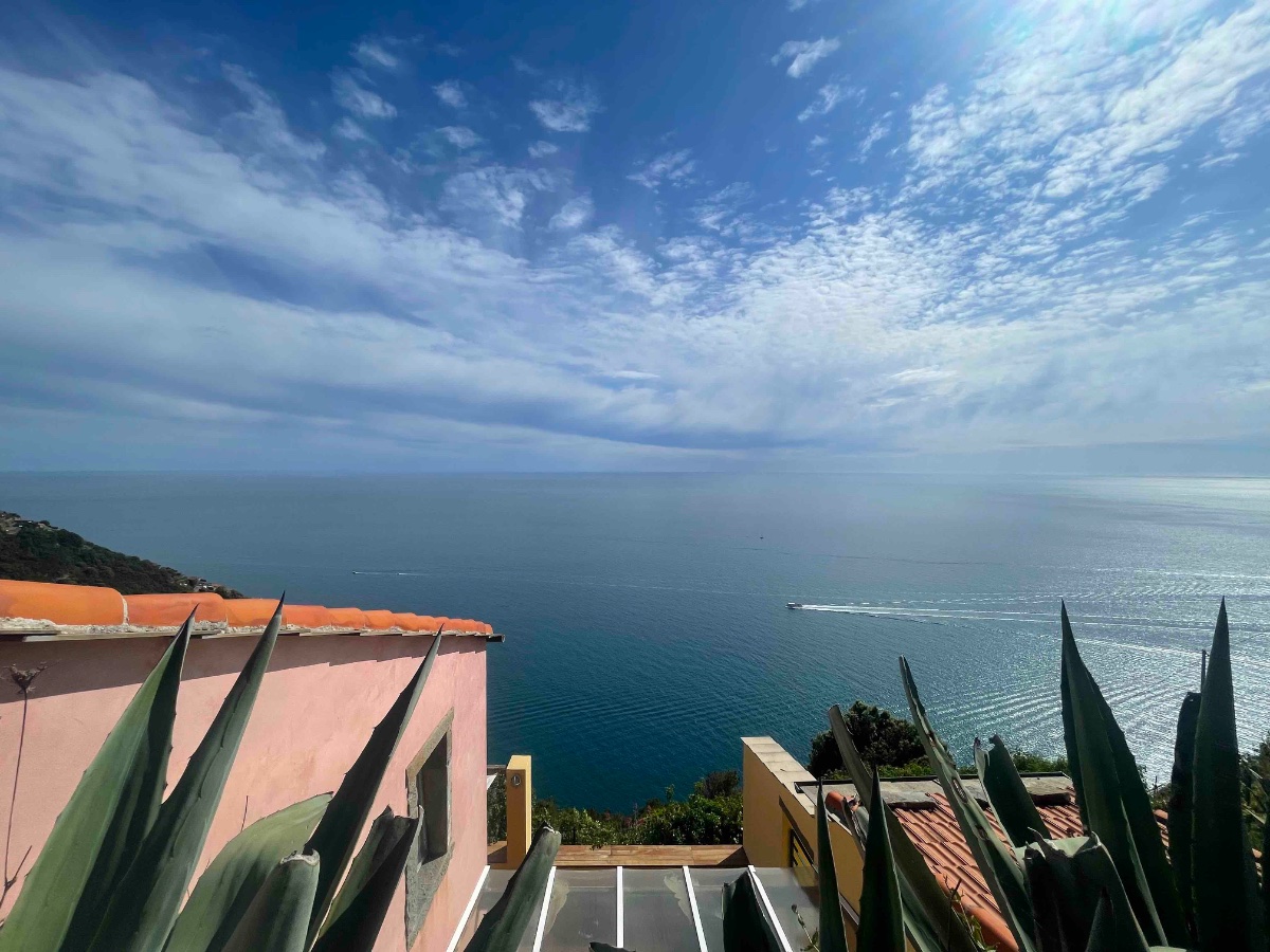 Paradise House by the Sea