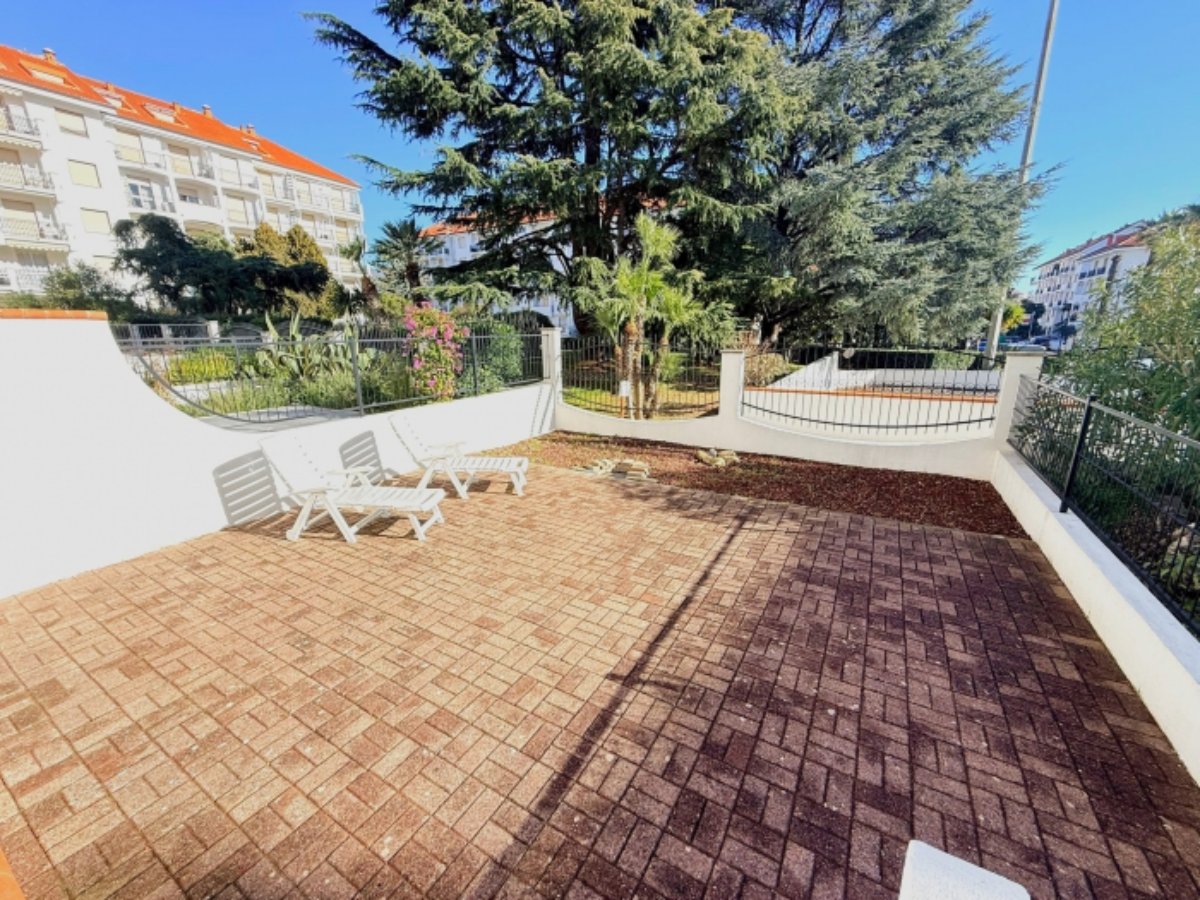 S. Bartolomeo al Mare bilocale con terrazzo e garage