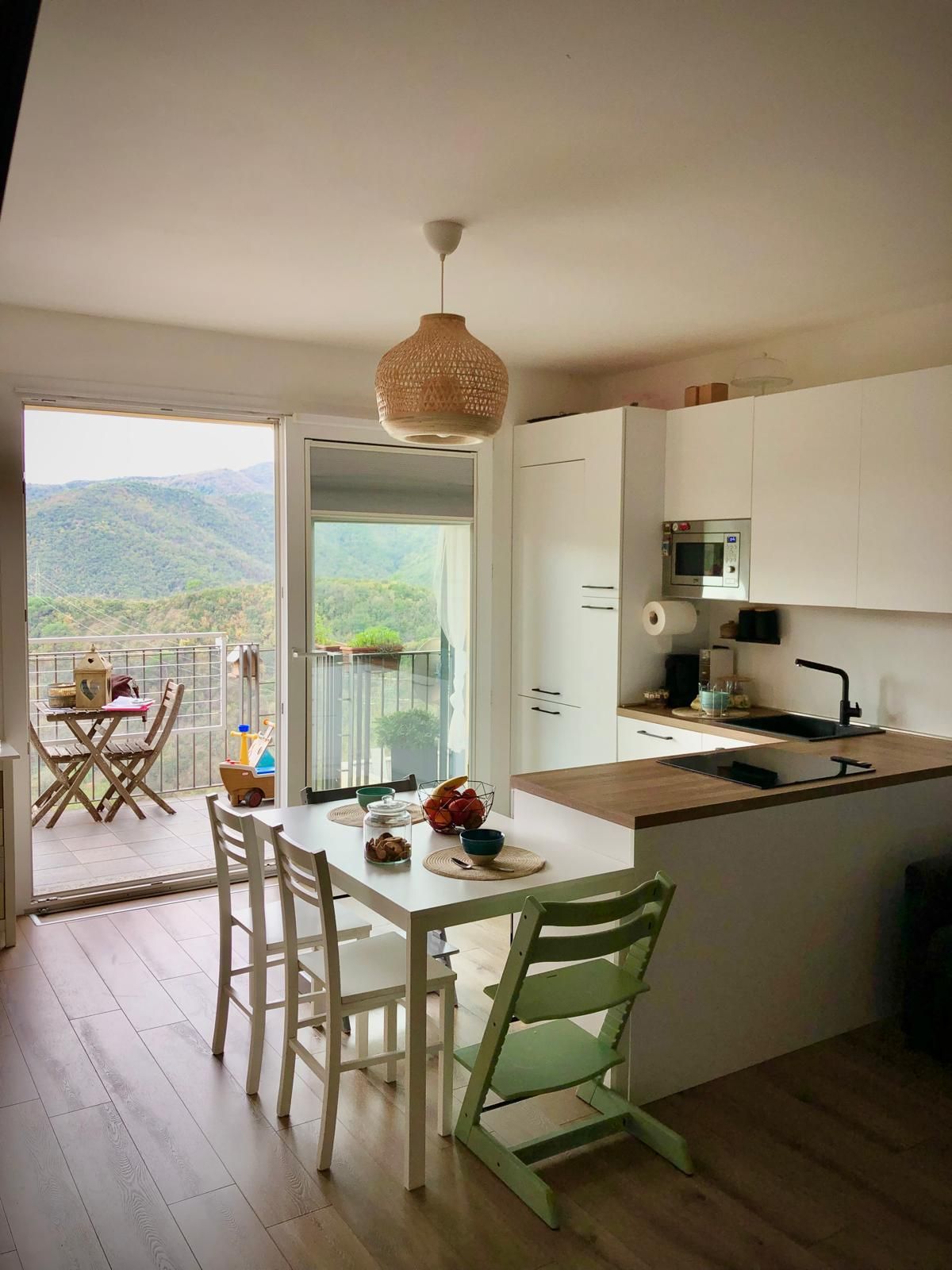 Appartamento trilocale a Gameragna, Stella (SV)