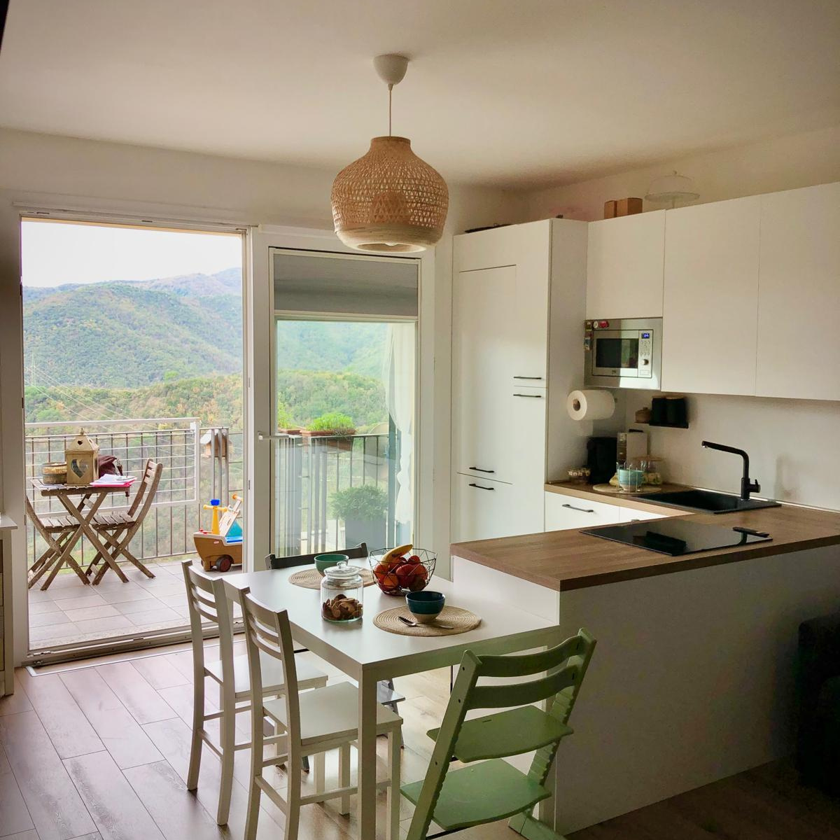 Appartamento trilocale a Gameragna, Stella (SV)