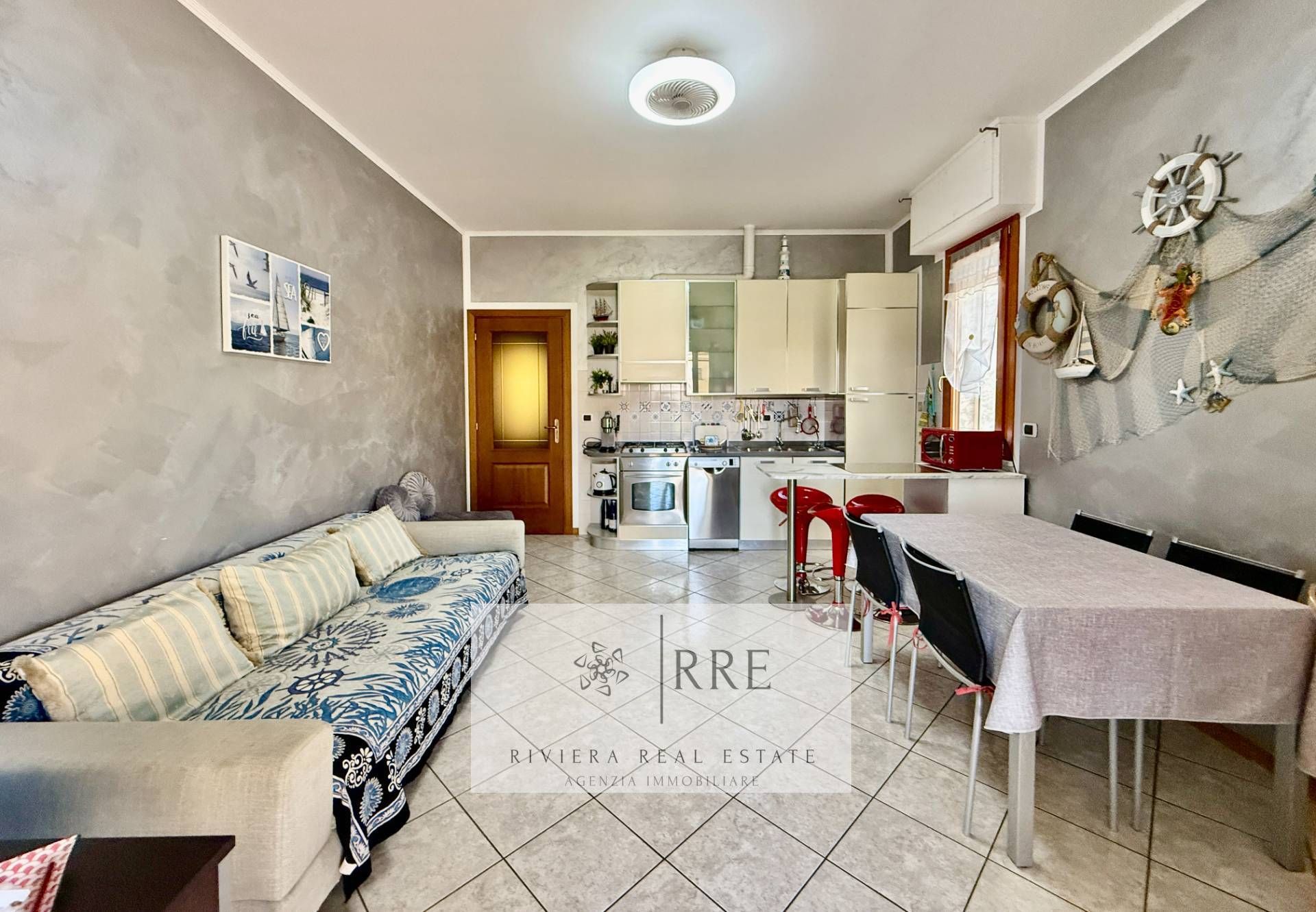 Trilocale in vendita a Loano via Aurelia