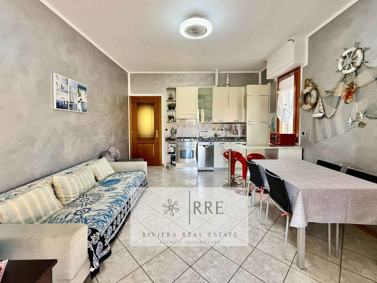 Trilocale in vendita a Loano via Aurelia