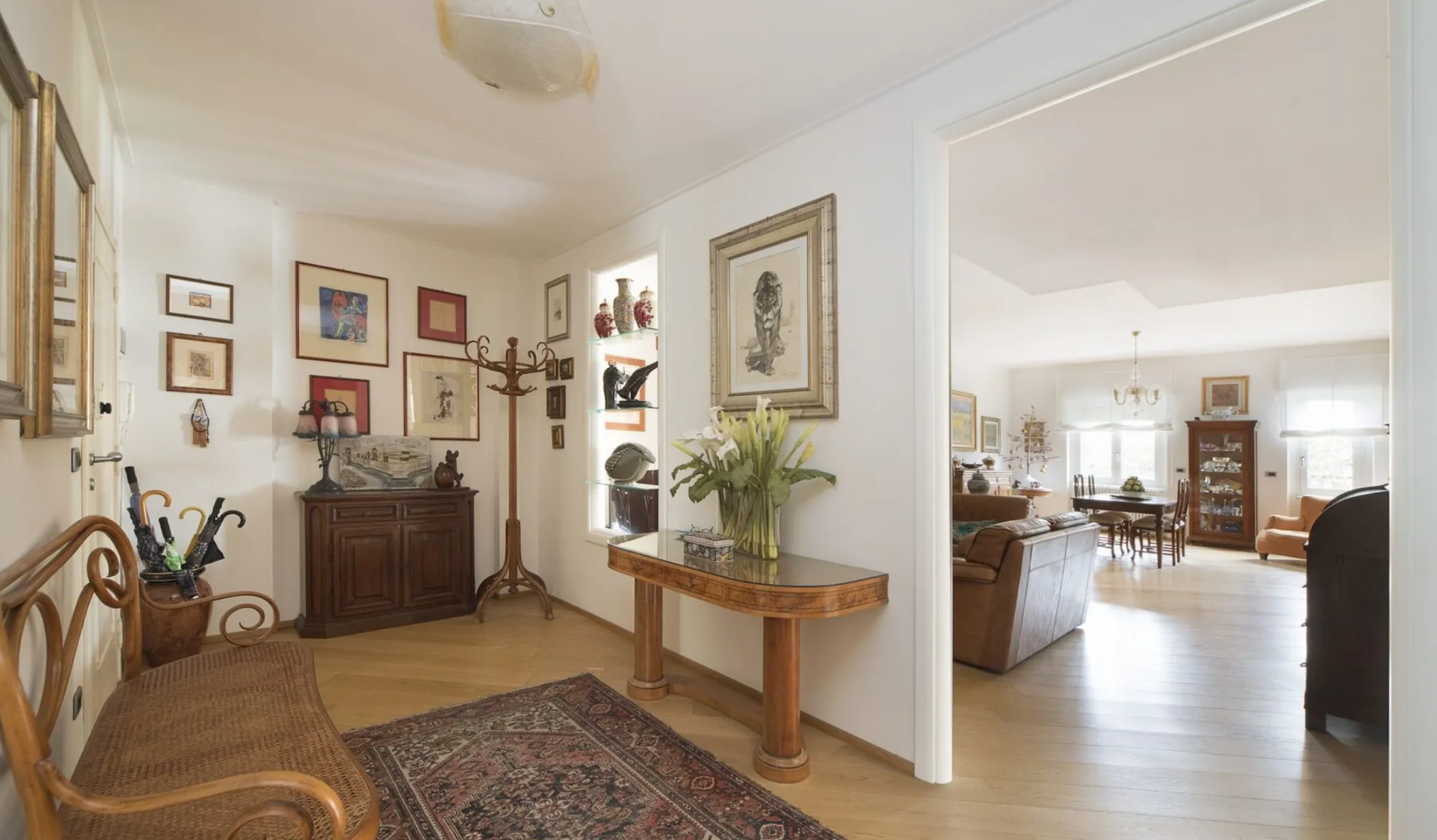 Prestigious apartment with attached garden in Alassio in a central location