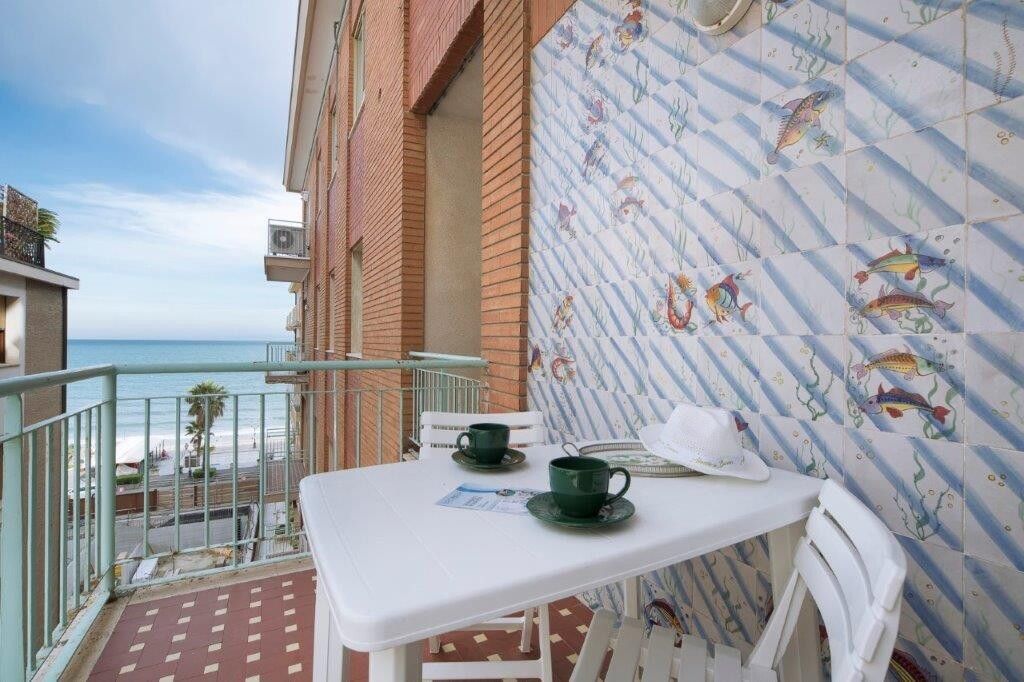 Ampio appartamento sul mare 