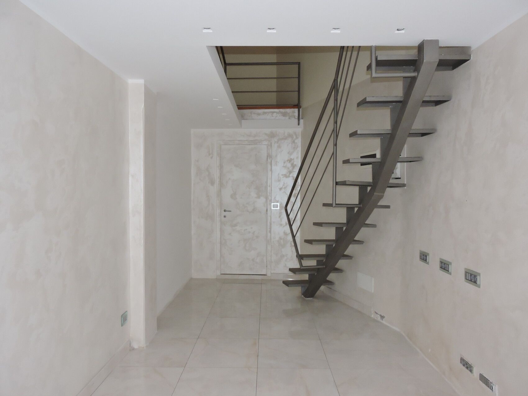 Negozio in Via Dante Alighieri