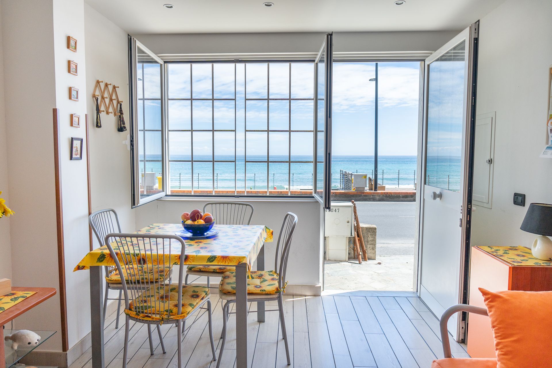 Laigueglia, bilocale fonte mare!