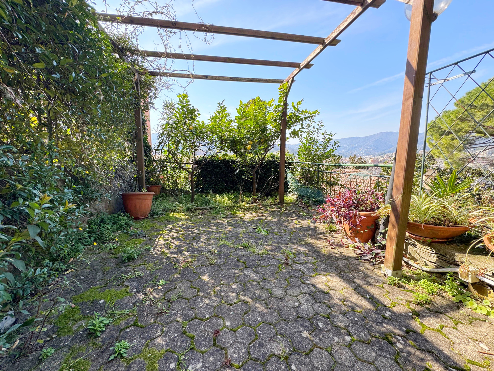 Trilocale con giardino