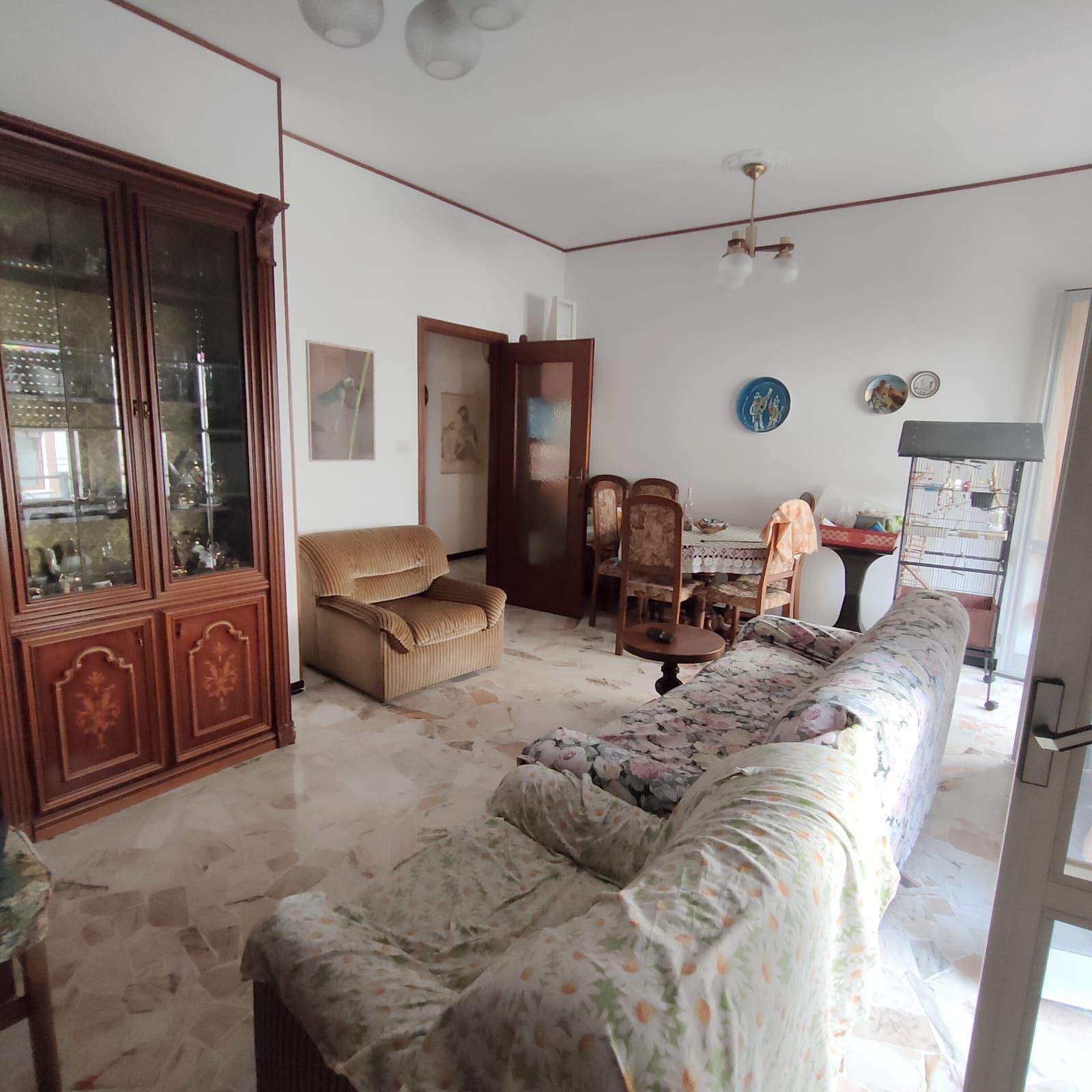 Savona Via Nizza Quadrilocale Con Magazzino Carrabile