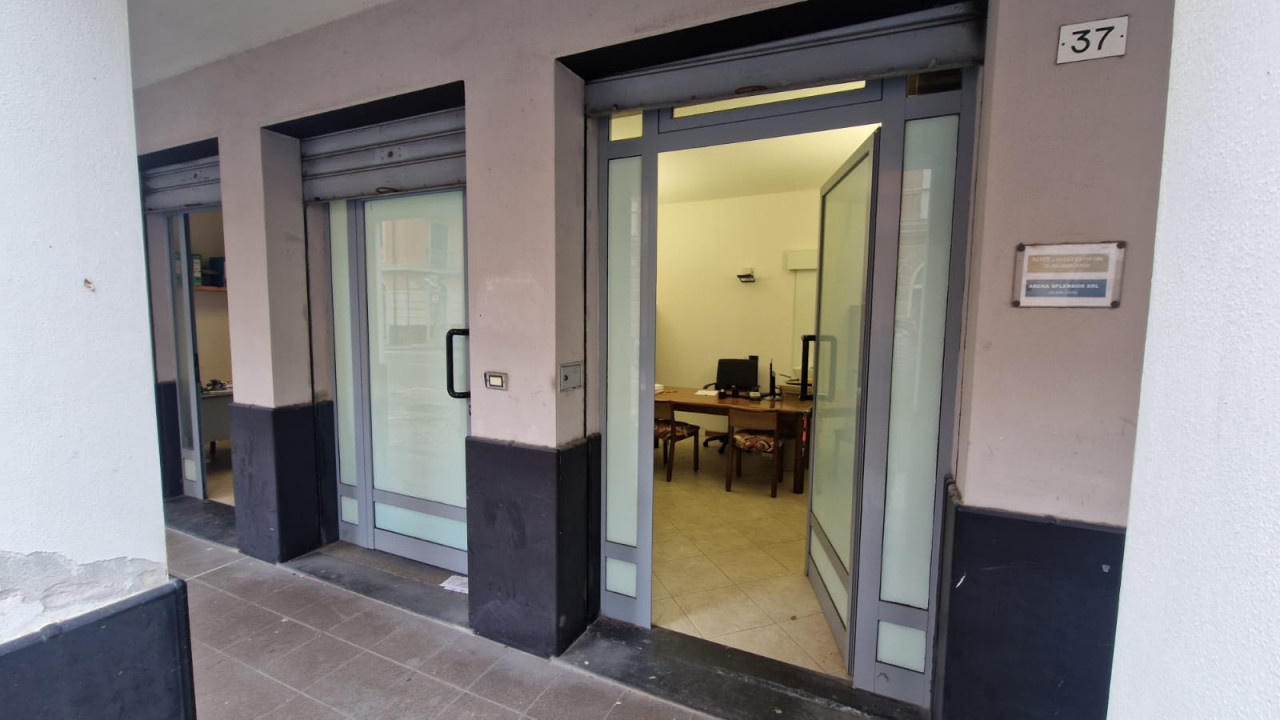 NEGOZIO IN VIA DEI DEVOTO – LAVAGNA
