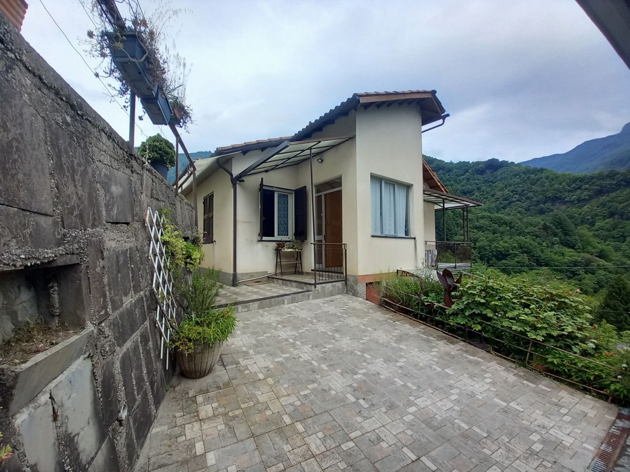 Single House for Sale in Favale Di Malvaro (GE) - Center