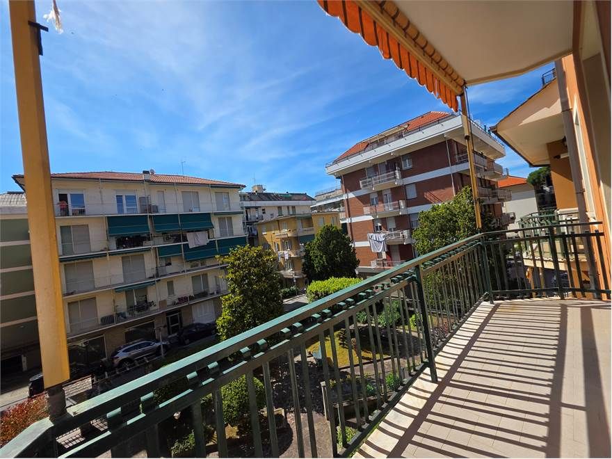 Ampio Trilocale di 82 mq con Balcone