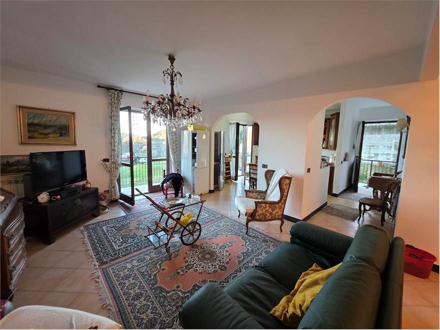 Appartamento Indipendente con Giardino Privato e Box Auto