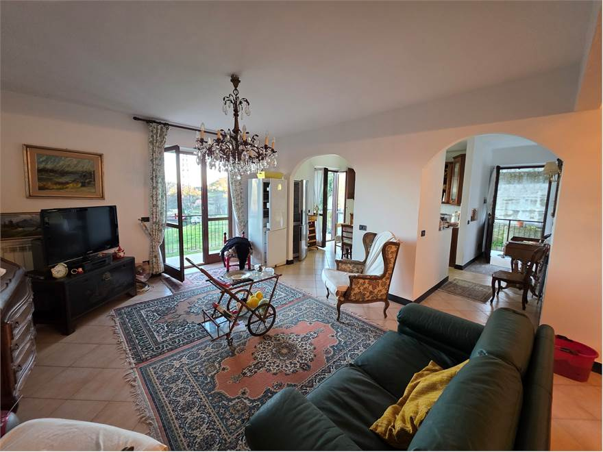 Appartamento Indipendente con Giardino Privato e Box Auto