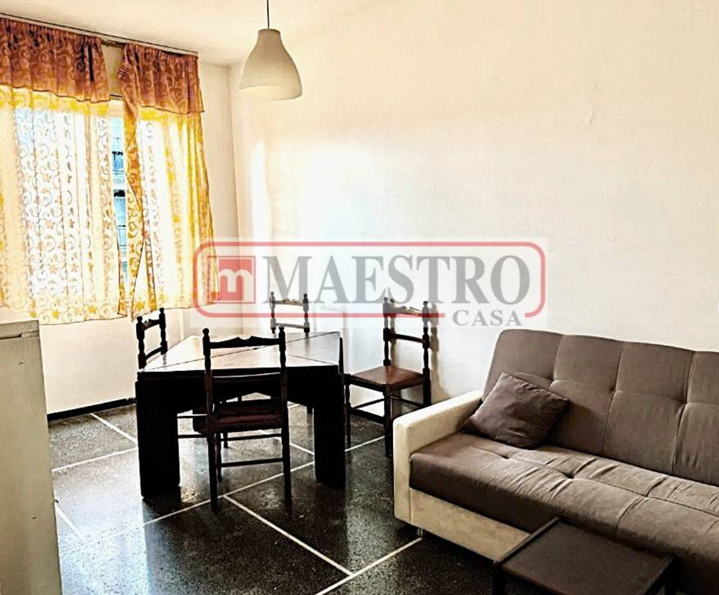 Bilocale da ristrutturare, quarto piano, Golf - Castellino, Rapallo