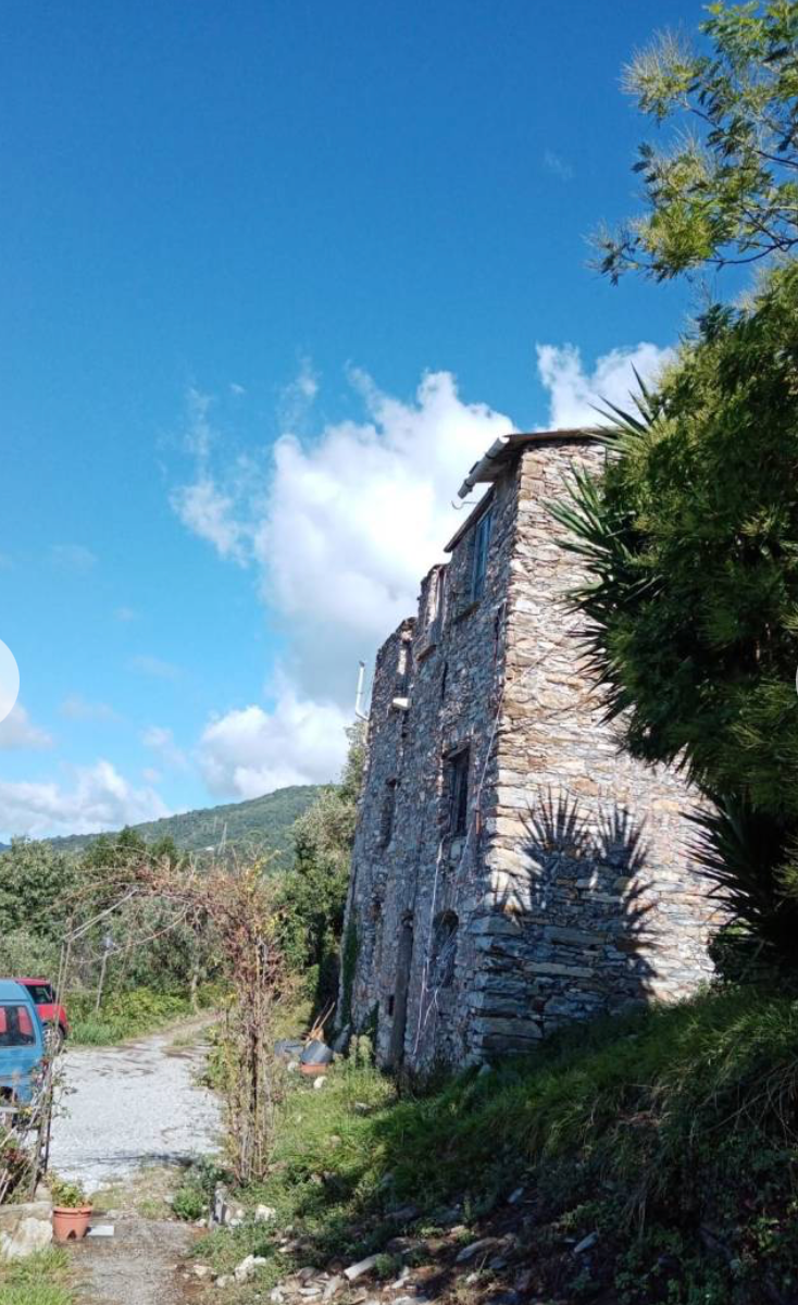 Casale, da ristrutturare a San Maurizio - Montallegro, Rapallo