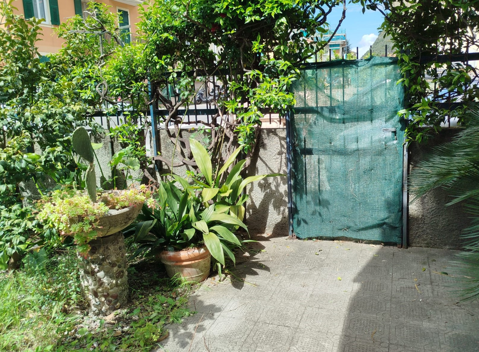 Trilocale con giardino