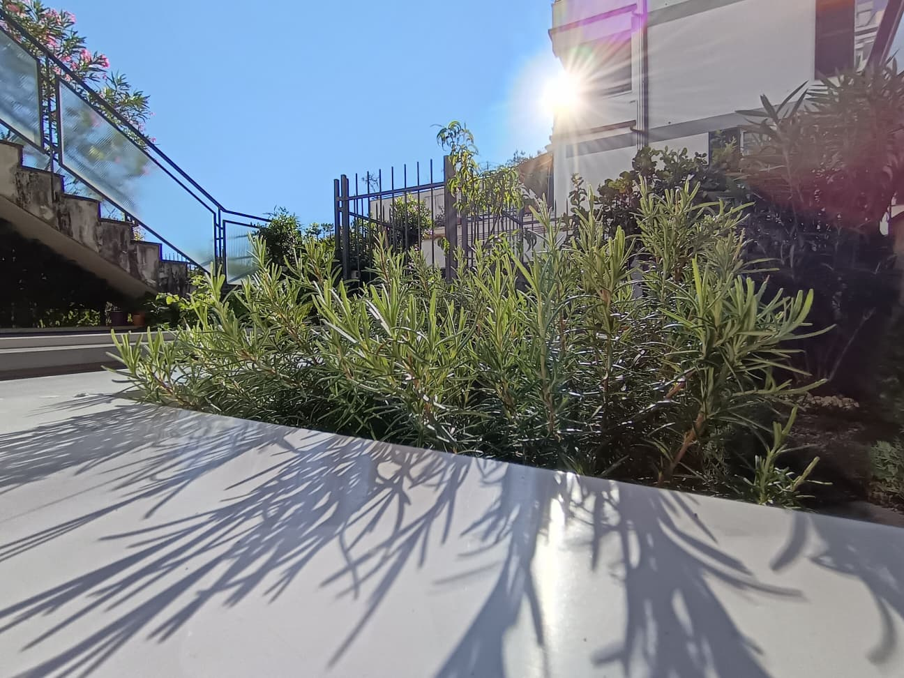 APPARTAMENTO CON GIARDINO IN VILLETTA BIFAMILIARE