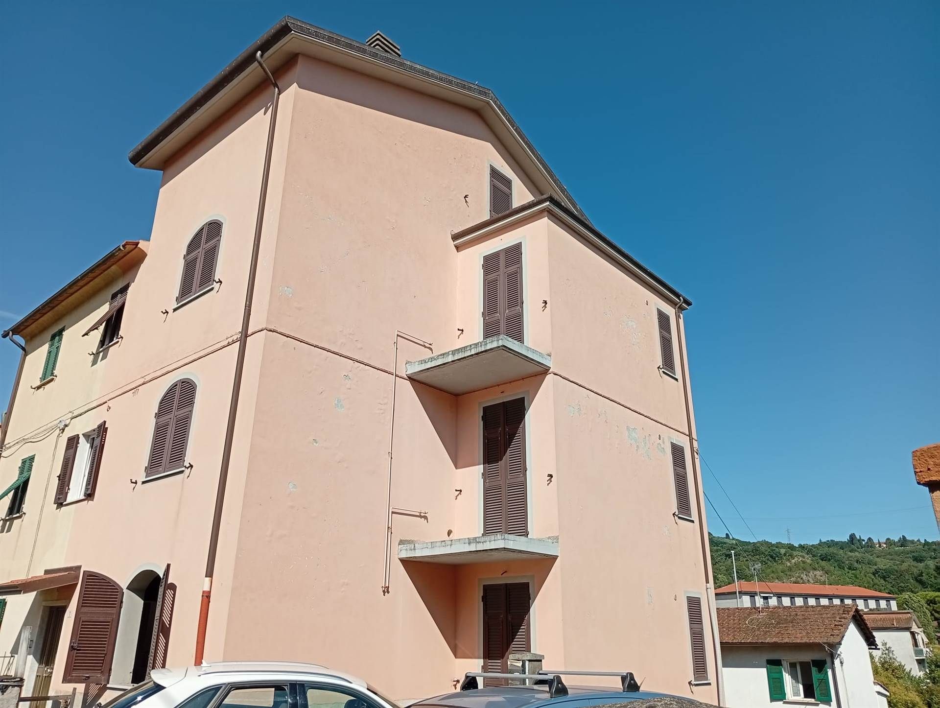 Vendita La Spezia-Termo,Terratetto,3 appartamenti con giardino e posti auto