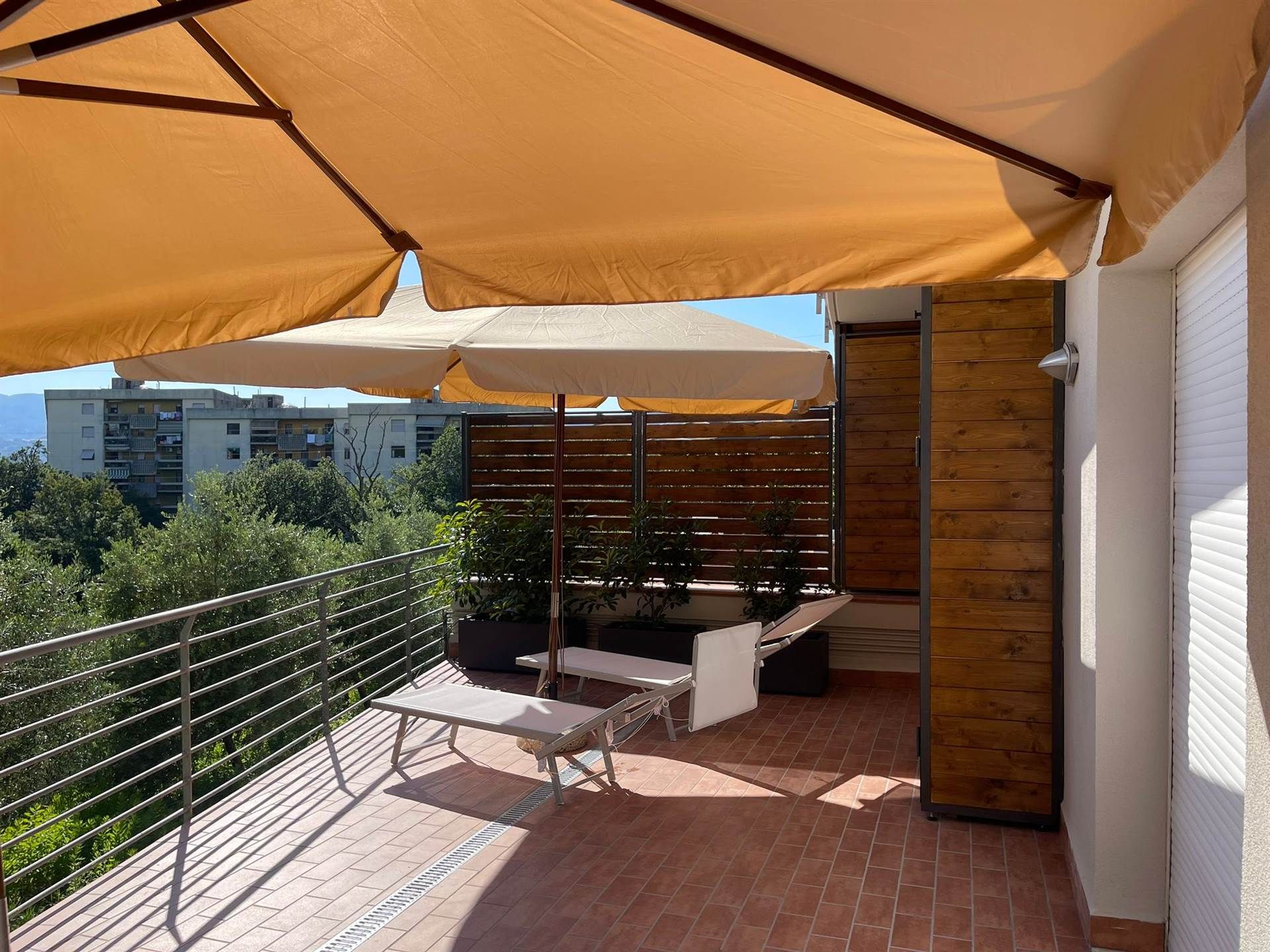 Beautiful 5-room apartment with terrace and garden EXCLUSIVE!