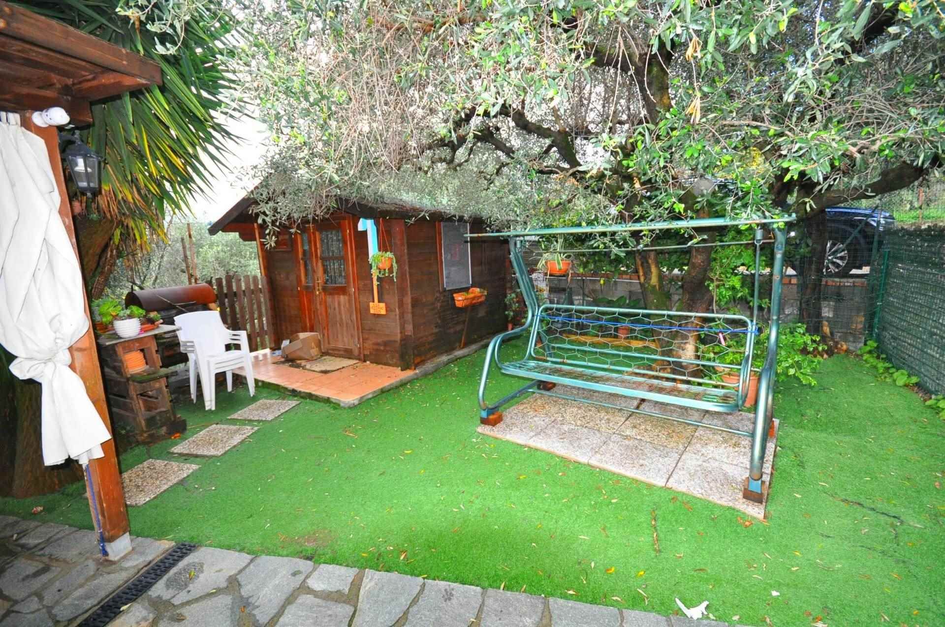 Appartamento con ingresso indipendente in villetta bifamiliare con ampio giardino privato