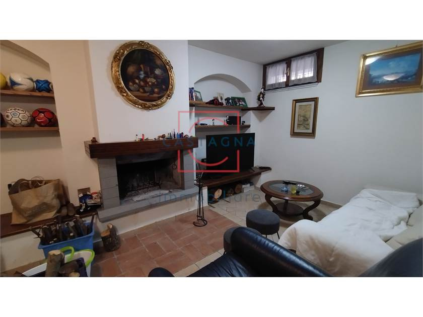 Ampia semindipendente con giardino, sauna e idromassaggio