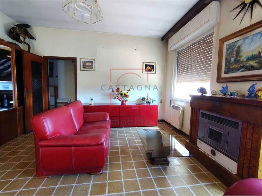 Ponte di Arcola, appartamento con terrazza e cantina