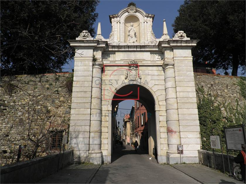 Sarzana, terratetto nel centro storico