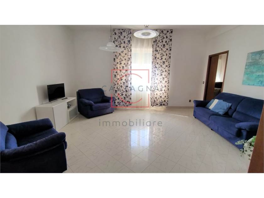 Sarzana ampio appartamento luminoso in centro