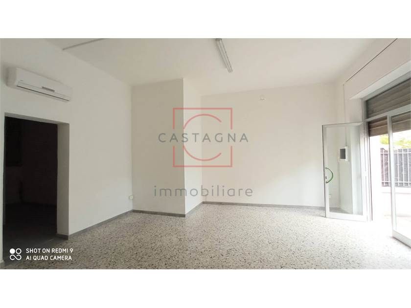 Prati di Vezzano, Fondo commerciale in vendita