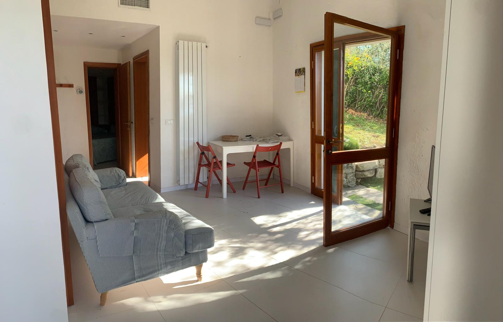 SPLENDID GROUND FLOOR APARTMENT IN TELLARO WITH GARDEN, SEA VIEW, AND PARKING SPACE