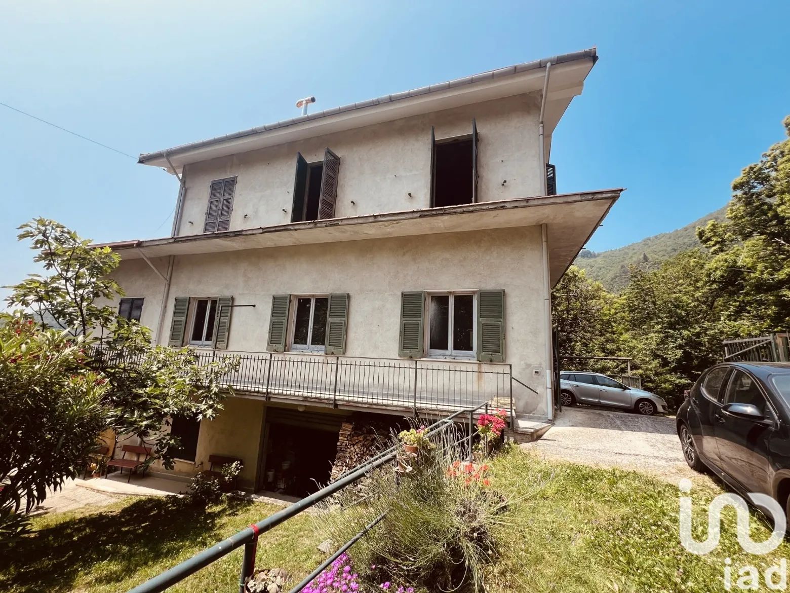 Semi-detached villa for sale on Via Vittorio Veneto