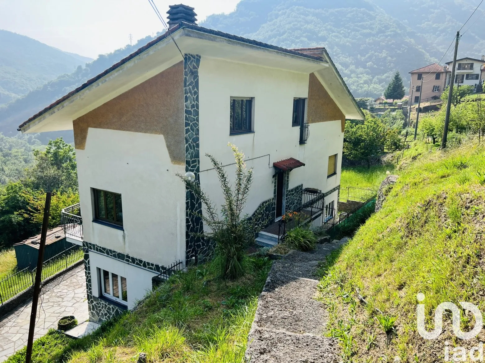 Villa for sale on Via E. Giacomazzi, 173 -179