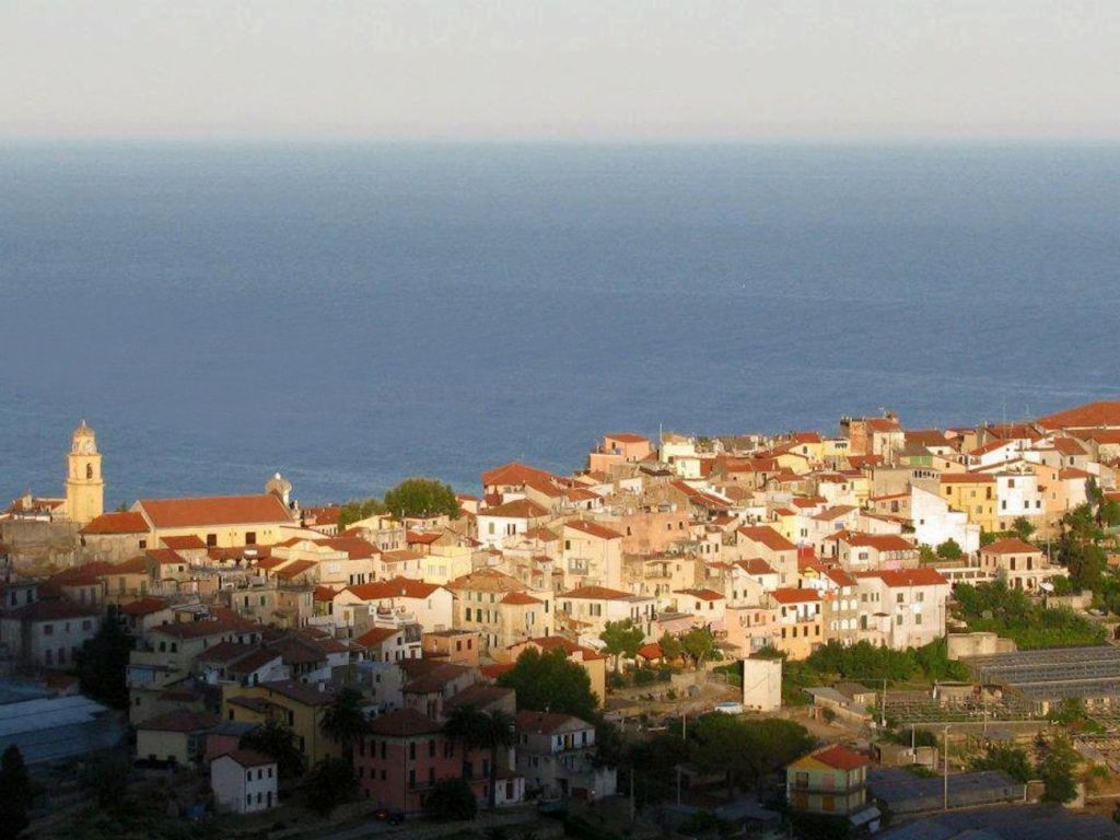 PI33 Immobile storico in vendita nel centro storico di Coldirodi