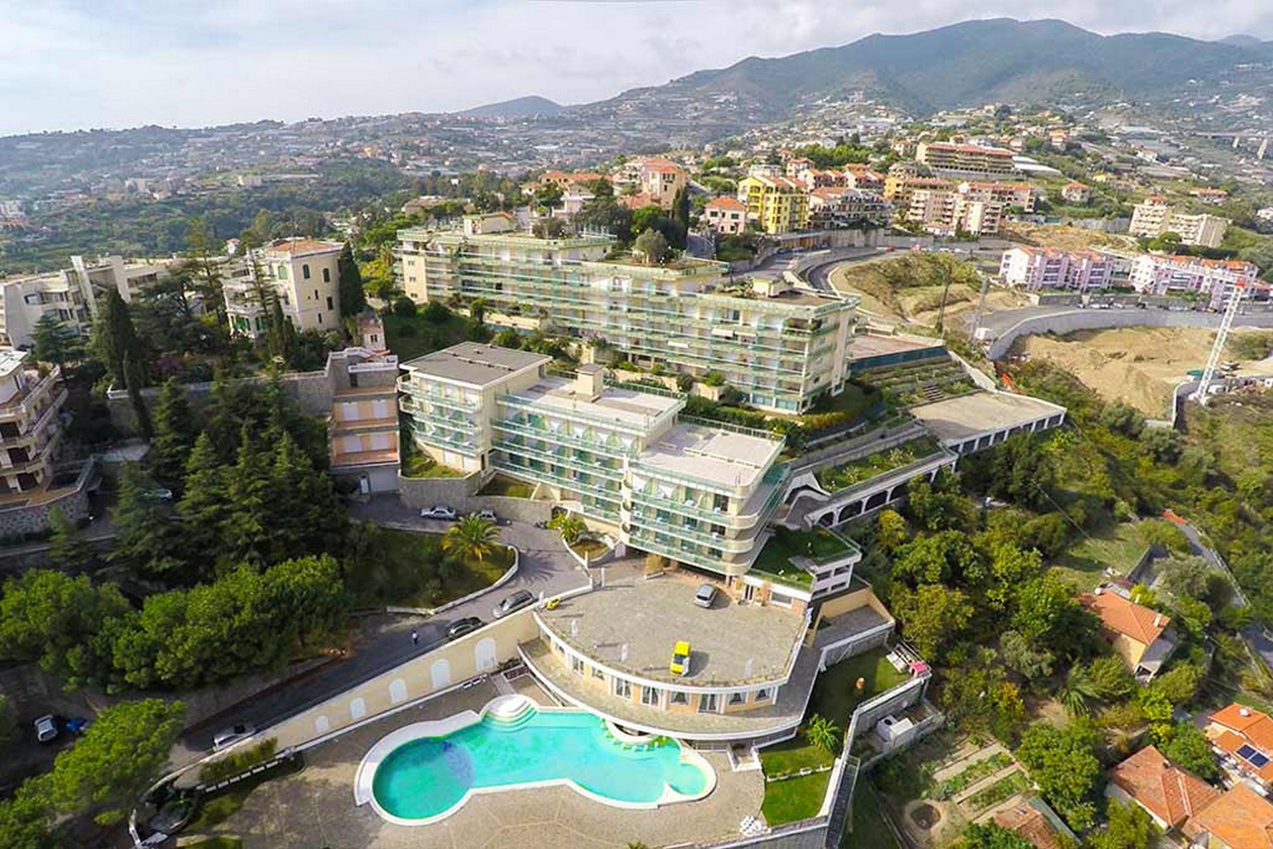 B61 Bilocale con giardino e terrazzo a Sanremo