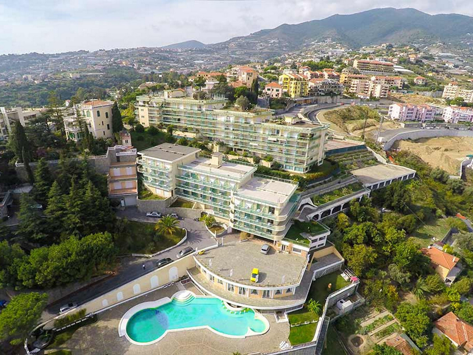 B61 Bilocale con giardino e terrazzo a Sanremo