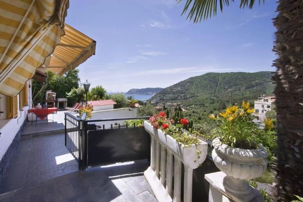 Alassio villa vista mare