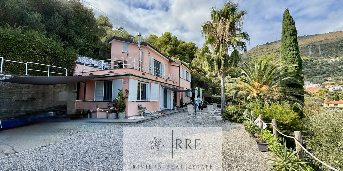 Villa zum Verkauf in Alassio – via Costa Lupara