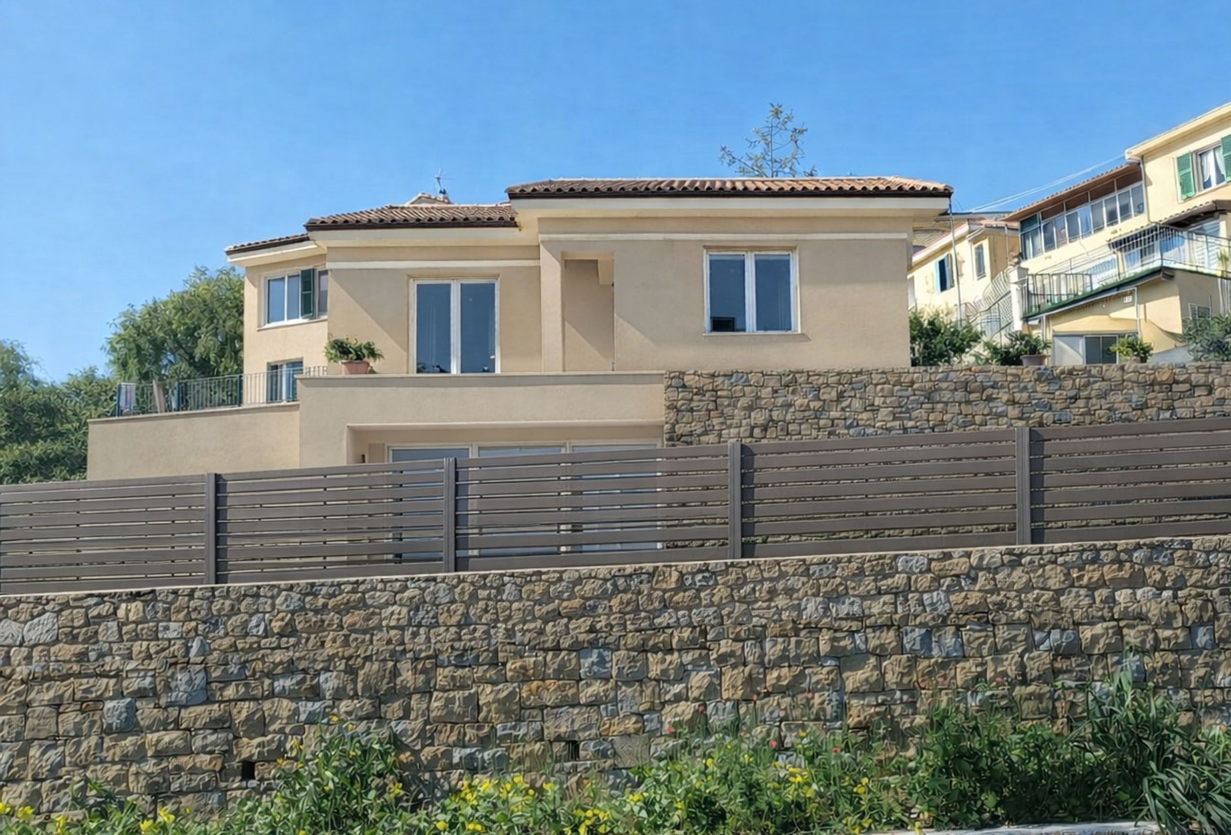 Sanremo – Coldirodi | Unabhängige neu gebaute Villa mit Meerblick und Garten