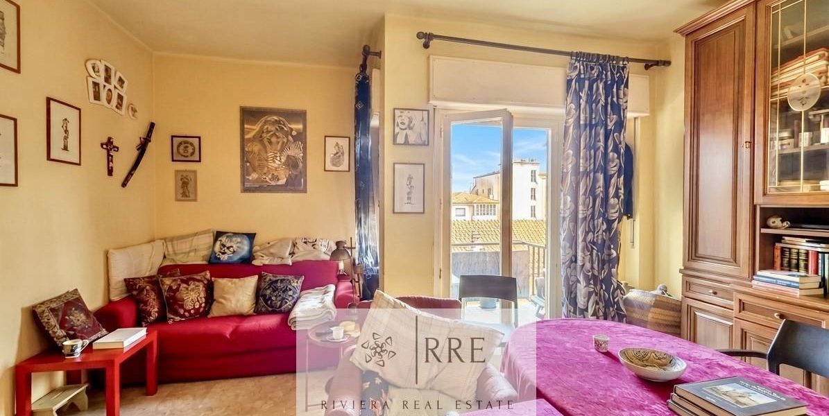 QUADRILOCALE RISTRUTTURATO NEL CUORE DI SAN LORENZO AL MARE