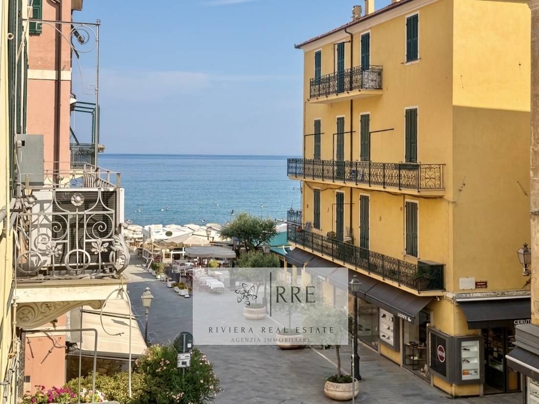 Gioiello nel cuore di Alassio: VISTA MARE Ristrutturato a 30 metri dalla spiaggia